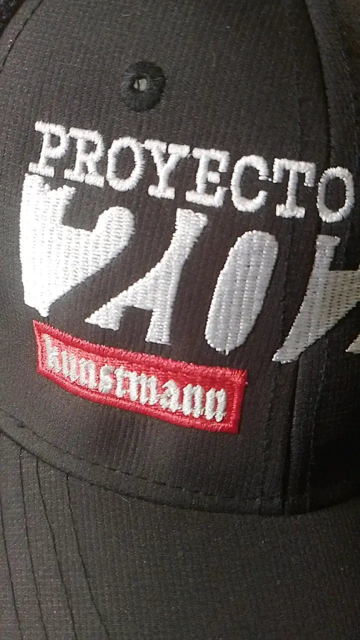 Gorra Negra Proyecto Kunstmann - 2