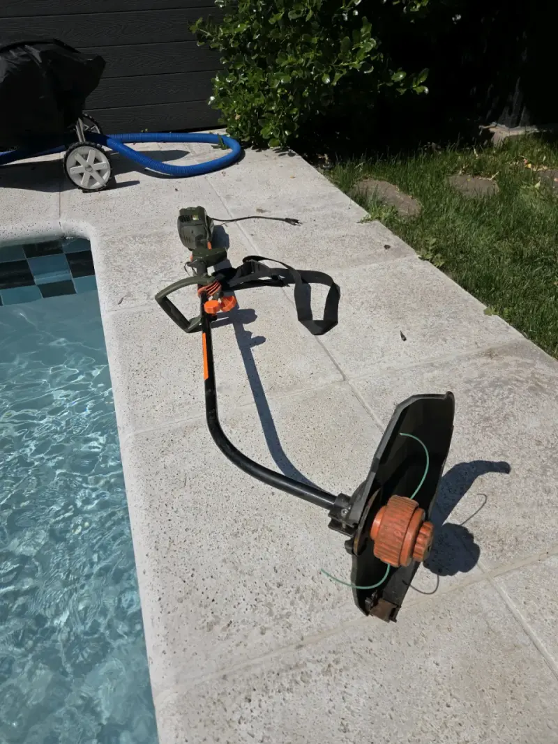 Cortacésped y desbrozadora Black & Decker usados - 3