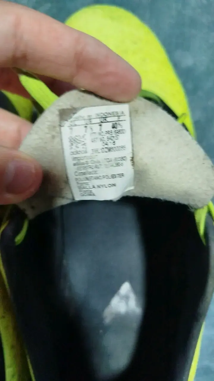 Botines de fútbol amarillos Adidas con tacos - 3