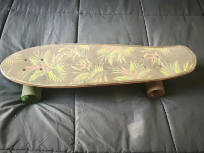 Longboard Globe con diseño tropical - miniatura 1