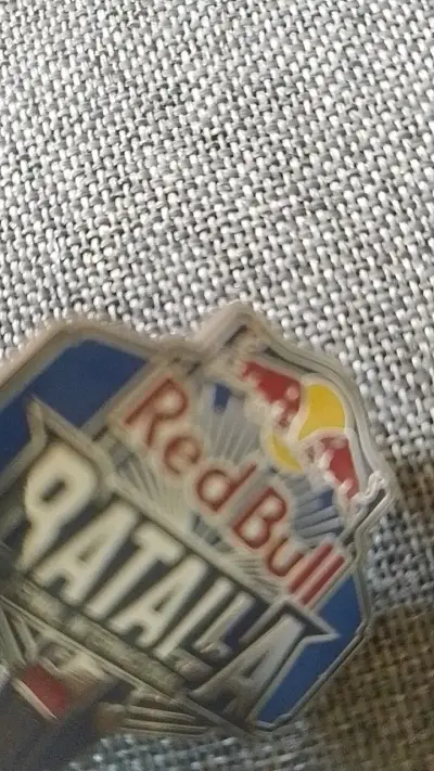 Pin Red Bull Batalla Final Internacional 2025 - miniatura 3