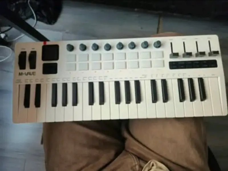 Controlador MIDI M-Vave SMK-37 Pro con pads - 1