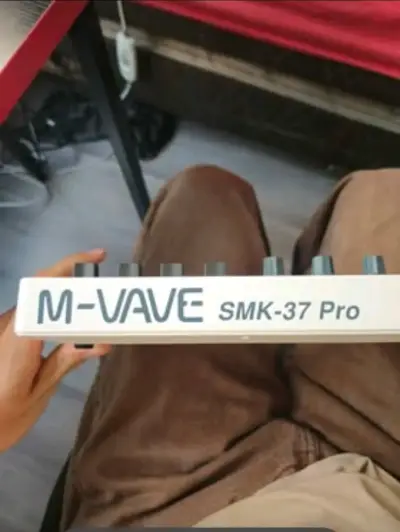 Controlador MIDI M-Vave SMK-37 Pro con pads - miniatura 3