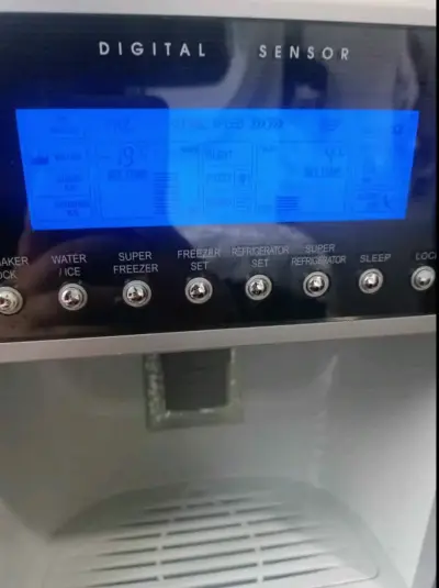 Refrigerador Daewoo con Sensor Digital - miniatura 2