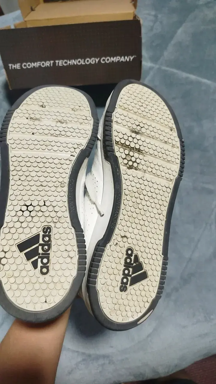Zapatillas deportivas Adidas blancas poco usadas - 4