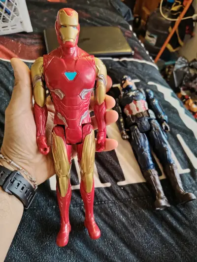 Figuras de acción Capitán América e Iron Man - miniatura 5