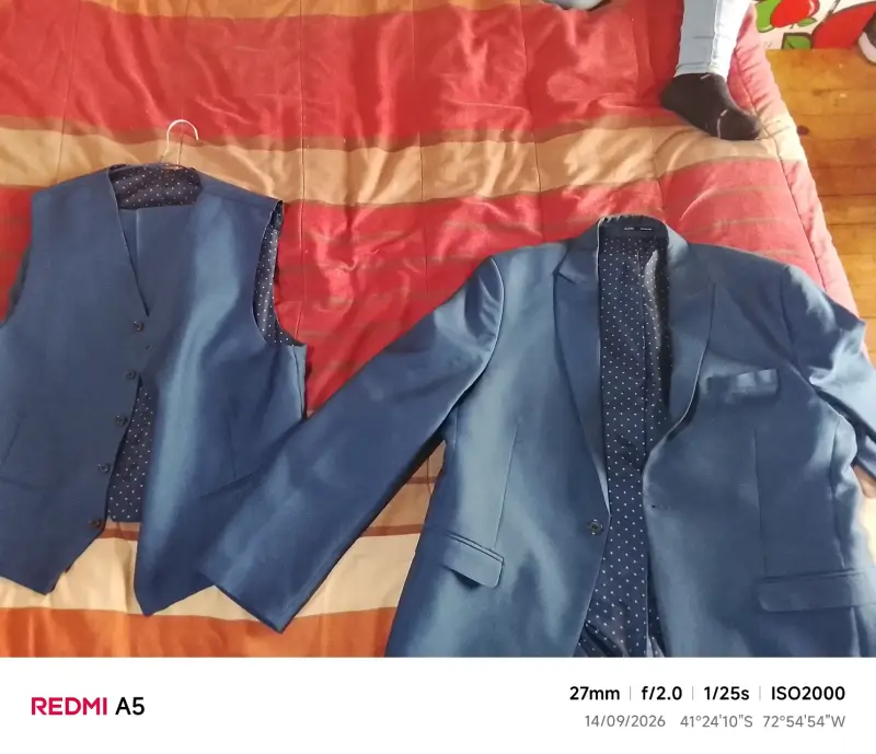 Traje completo azul con chaleco para hombre