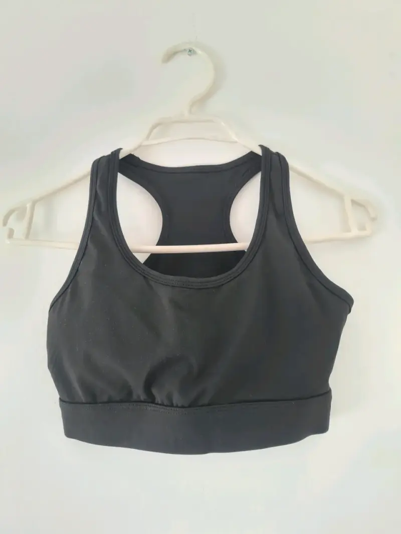 Top deportivo negro para mujer - 1