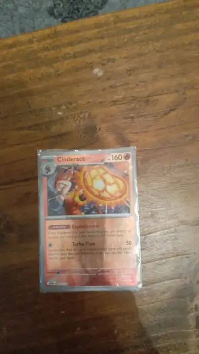 Carta Pokémon Cinderace Holográfica - miniatura 1
