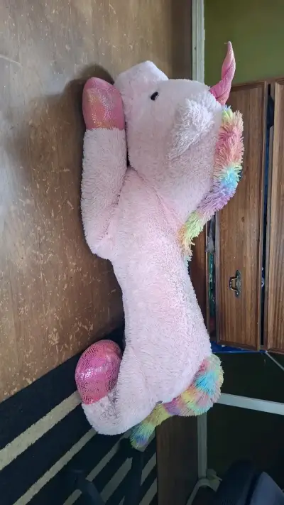 Peluche unicornio gigante rosa con detalles brillantes - miniatura 1