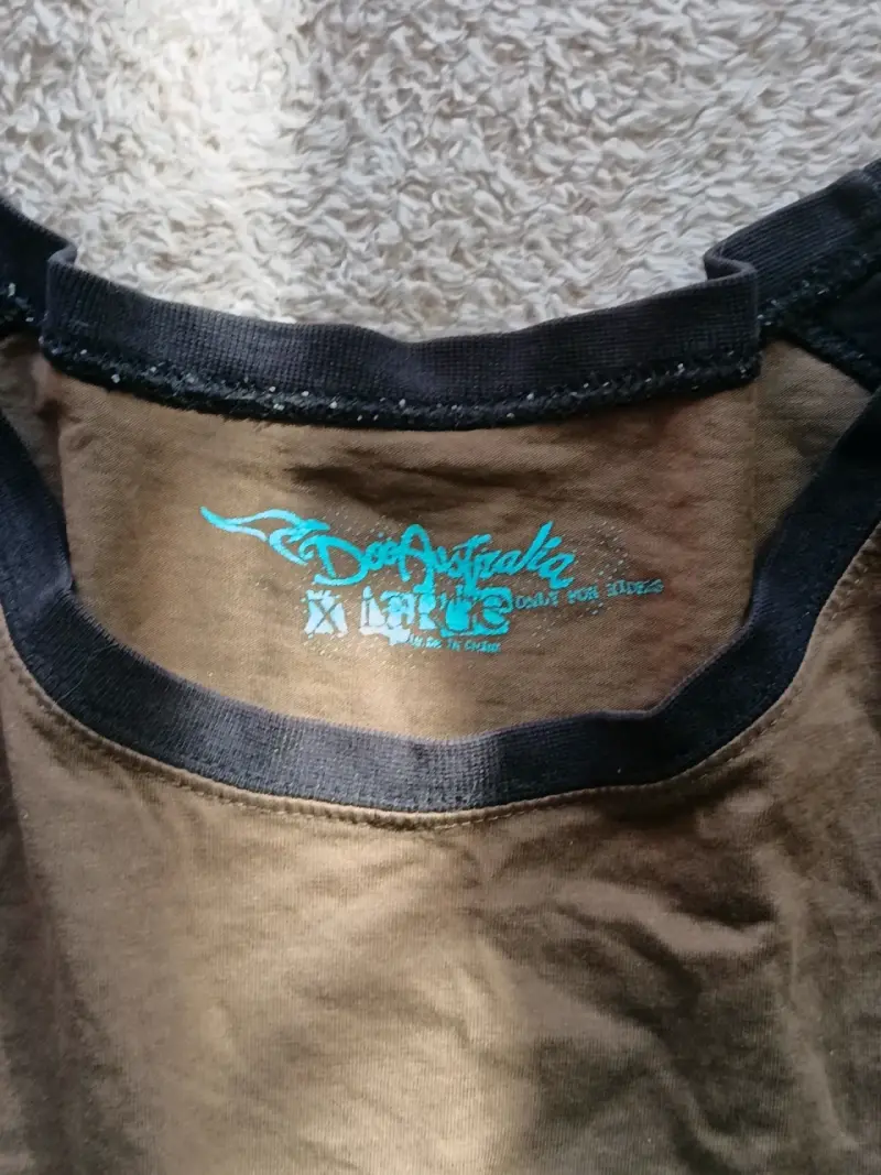 Polera manga larga Doo australia y2k - 3