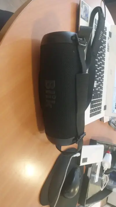 Parlante portátil Bluetooth Blik negro - miniatura 1