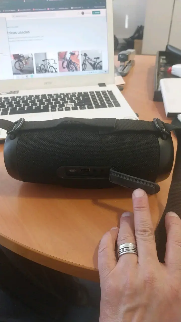 Parlante portátil Bluetooth Blik negro - 2