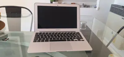 MacBook Air usado - miniatura 1