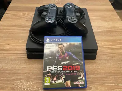 Consola PS4 con dos controles y PES 2019 - miniatura 3