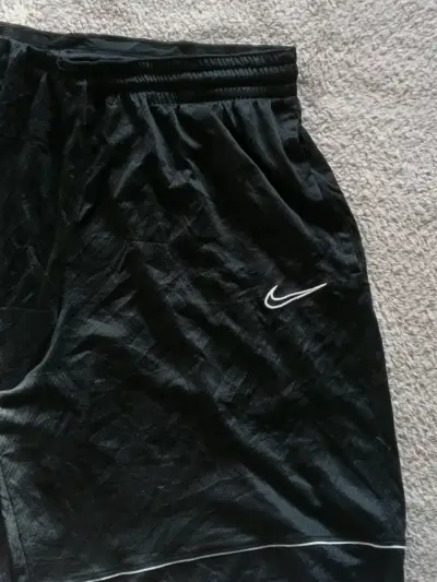 Shorts negros Nike rapper - miniatura 2