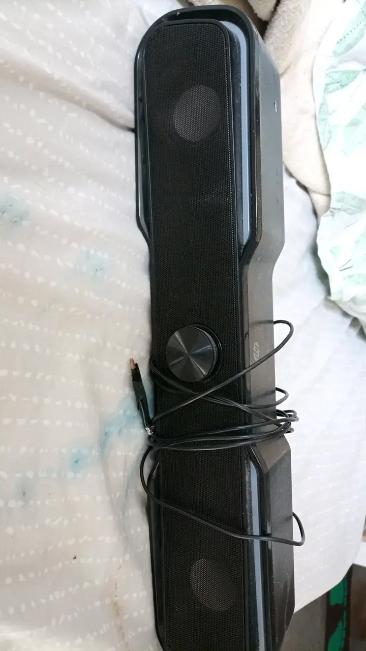 Barra de sonido compacta con control de volumen