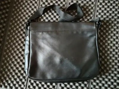 Bolso bandolera Black Panther de edición limitada - miniatura 2