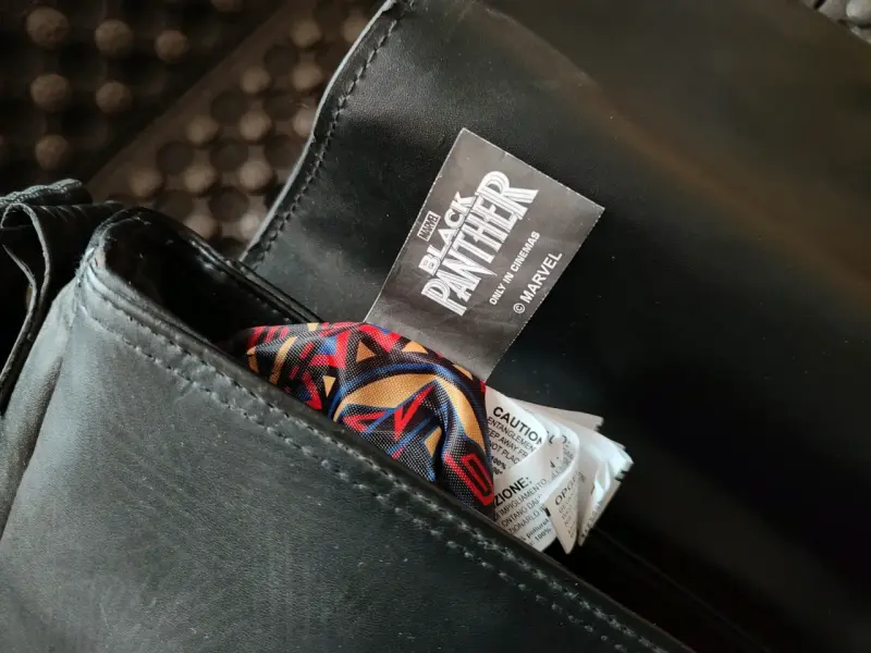 Bolso bandolera Black Panther de edición limitada - 4