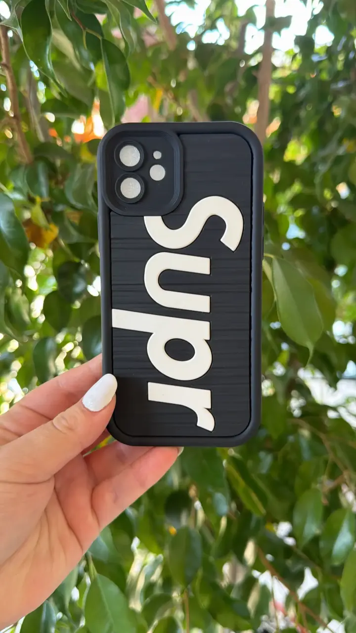 Funda para iPhone 12 diseño Supr negra