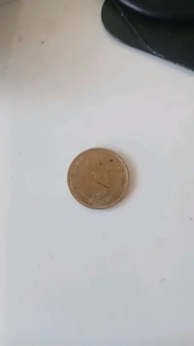 Moneda de 10 pesos chilenos 2015 - miniatura 1