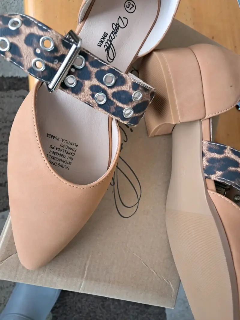 Zapatos de tacón bajo con estampado animal print - 1
