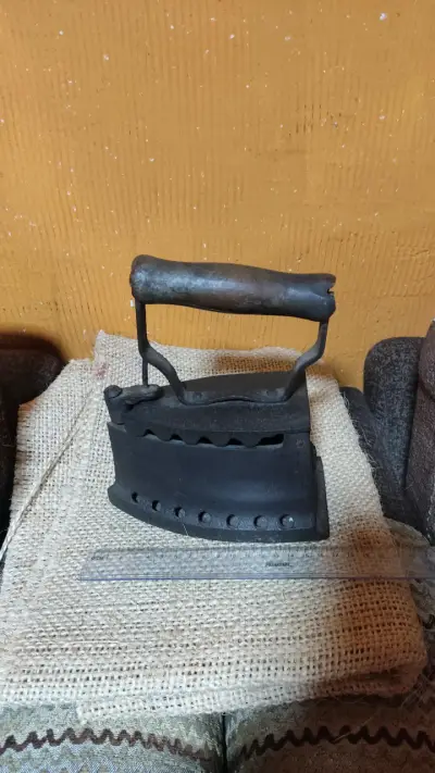 Plancha de hierro antigua para decoración - miniatura 1