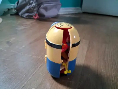 Juguete Minion Transformable con Escenario - miniatura 2