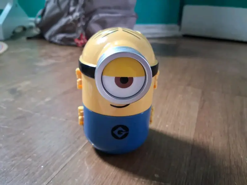 Juguete Minion Transformable con Escenario - 3