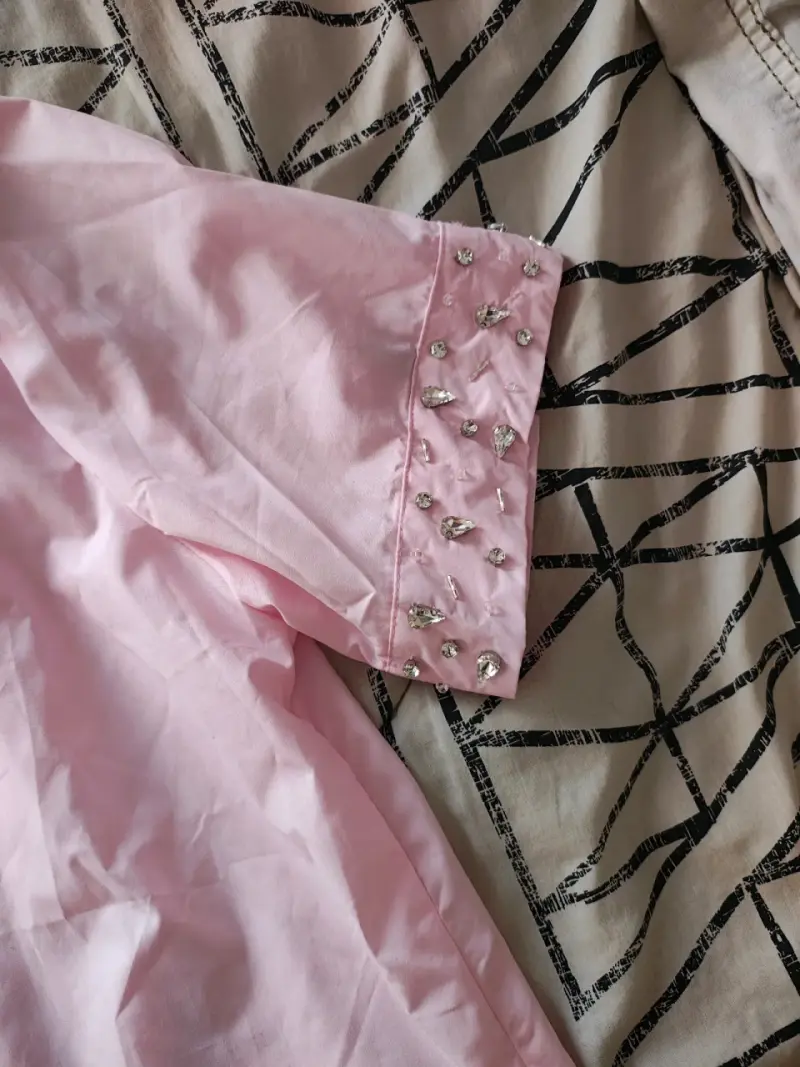 Blusa rosa italiana con detalles brillantes - 3