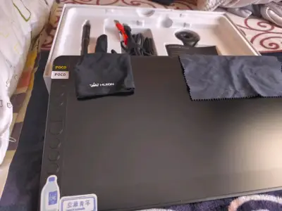 Tableta gráfica Huion Kamvas 13 con pantalla táctil - miniatura 4