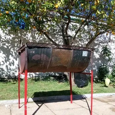 Parrilla de acero con patas rojas - miniatura 4
