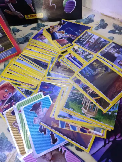 Lote Álbum de Stickers Toy Story 4 Panini - miniatura 2