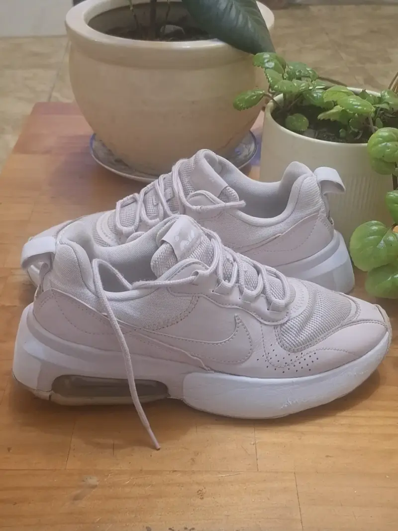 Zapatillas deportivas blancas con cámara de aire - 3