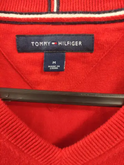 Suéter rojo Tommy Hilfiger para hombre talla M - miniatura 2