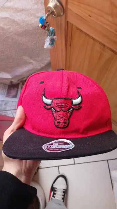 Gorra roja New Era 9Fifty ajustable - miniatura 1