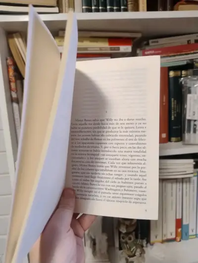 Libro 'Tombuctú' de Paul Auster en buen estado - miniatura 4