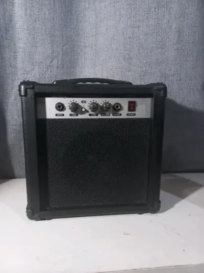 Amplificador de guitarra Mercury GA-15 - miniatura 1