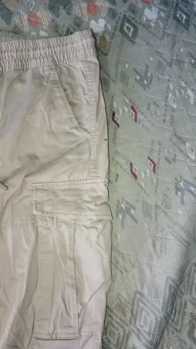Pantalones cargo beige H&M talla S - miniatura 3