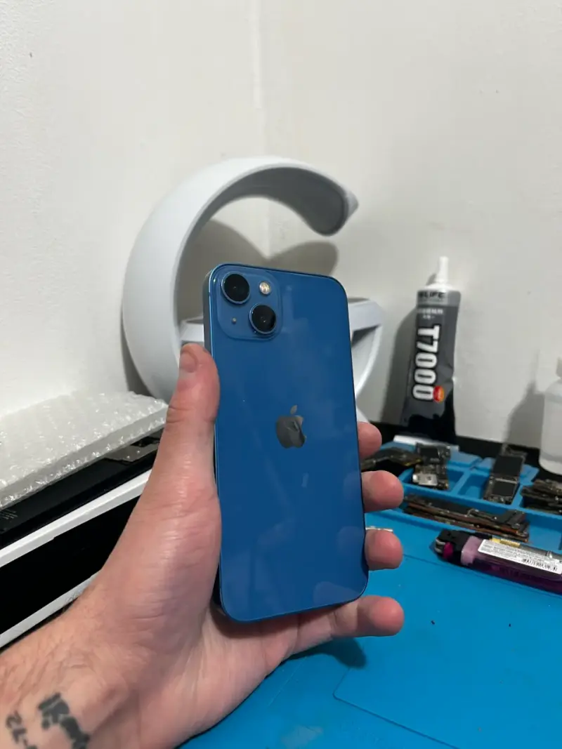 iPhone 13 100%