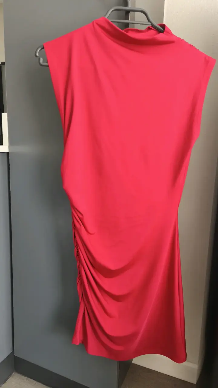 Vestido corto ajustado rojo elegante - 2