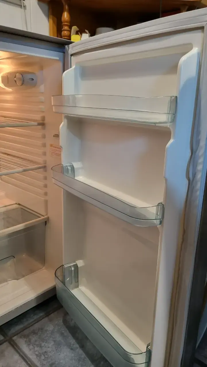 Refrigerador bajo cubierta FDV de acero inoxidable - 4