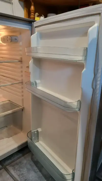 Refrigerador bajo cubierta FDV de acero inoxidable - miniatura 4