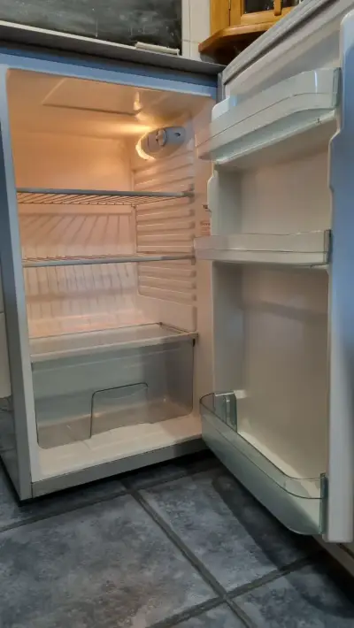 Refrigerador bajo cubierta FDV de acero inoxidable - miniatura 5