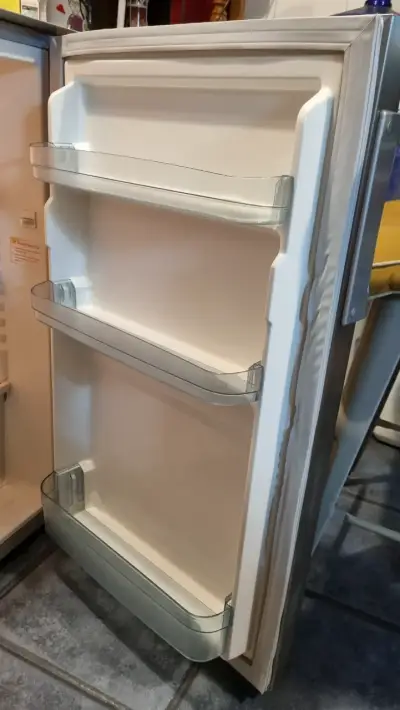 Refrigerador bajo cubierta FDV de acero inoxidable - miniatura 6