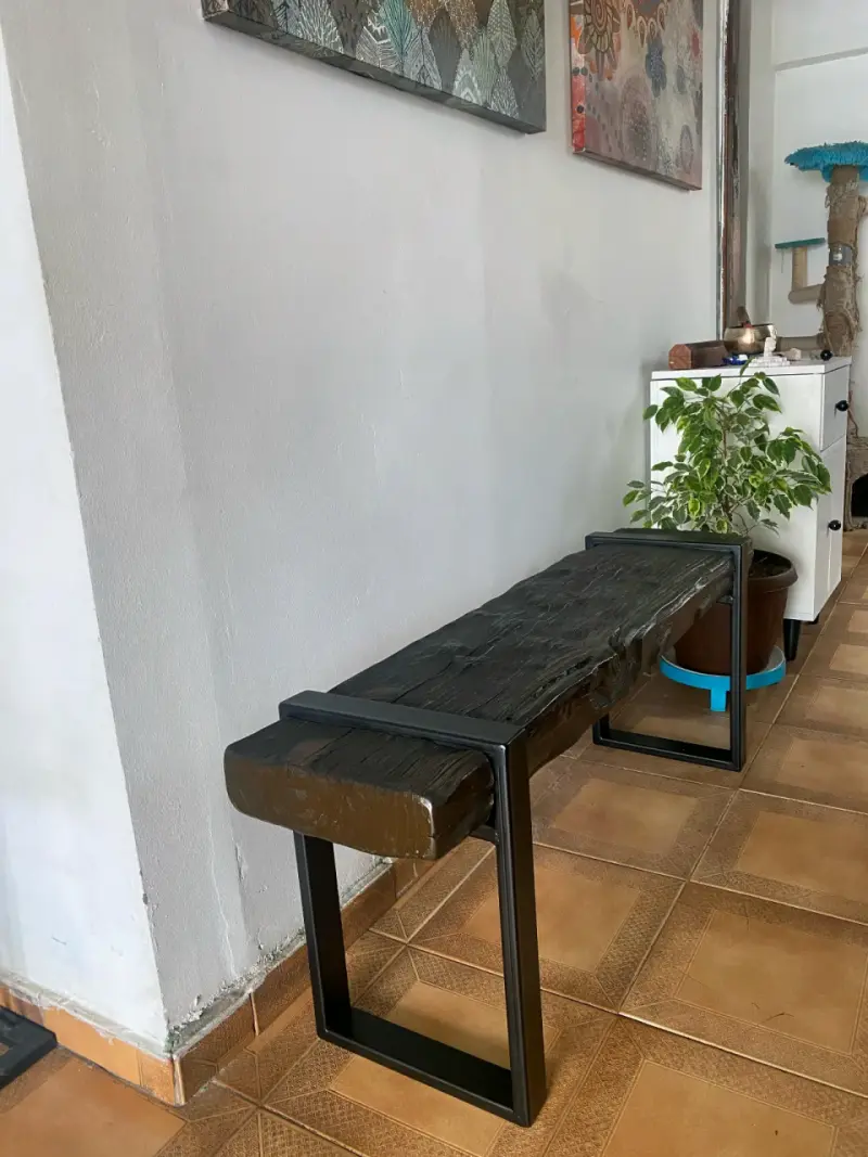 Banca de madera centenaria,con patas metalicas - 2