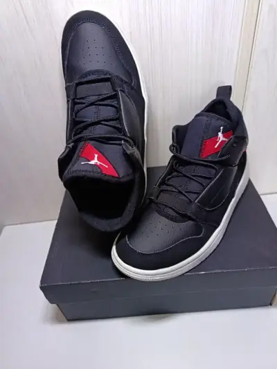 Zapatillas Jordan Fadeaway GS negras 40 (25 cm.) - miniatura 1