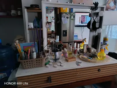 Tocador con espejo y luces estilo Hollywood - miniatura 3