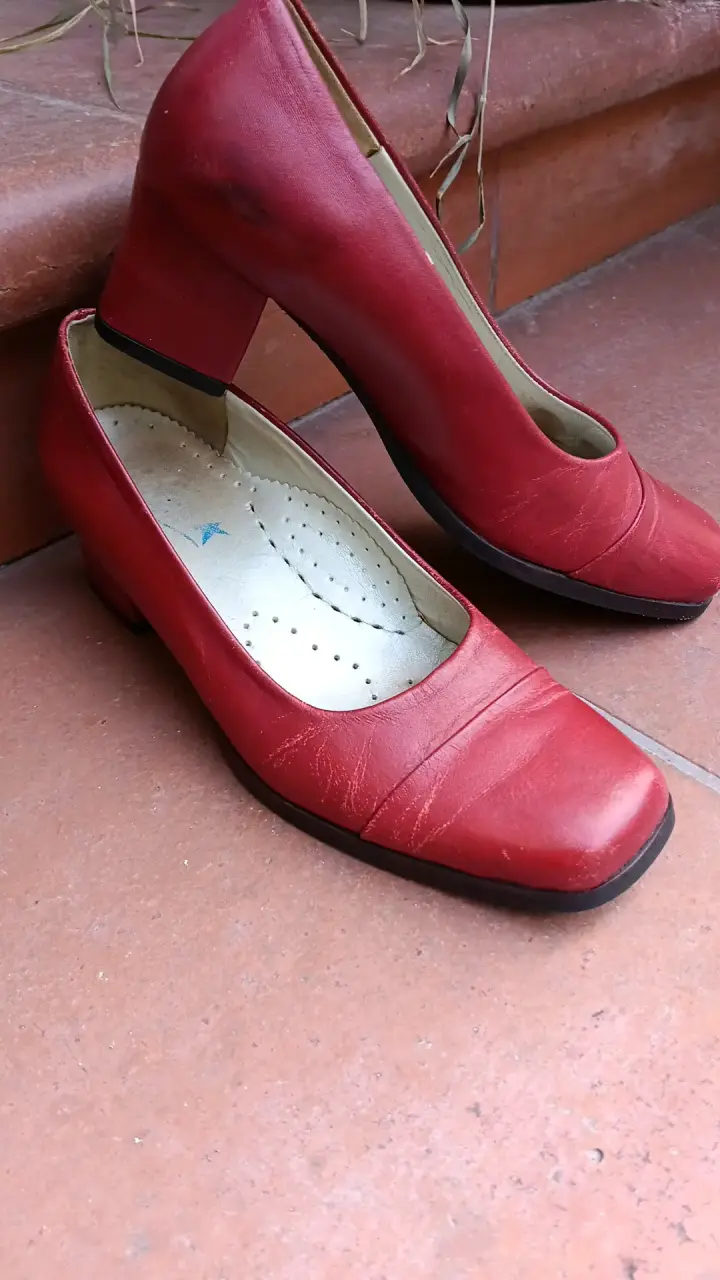 Botas blancas de cuero con hebilla - 4