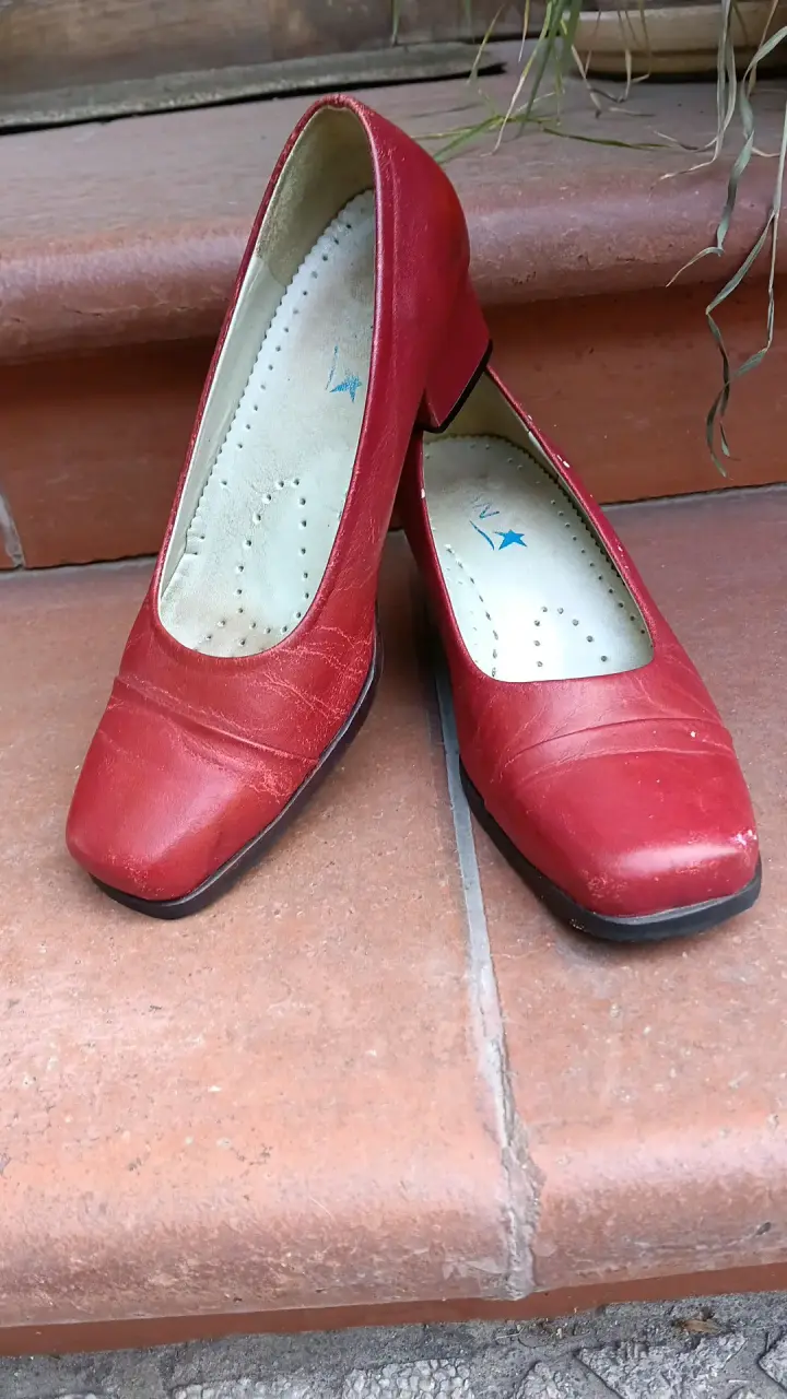 Botas blancas de cuero con hebilla - 5